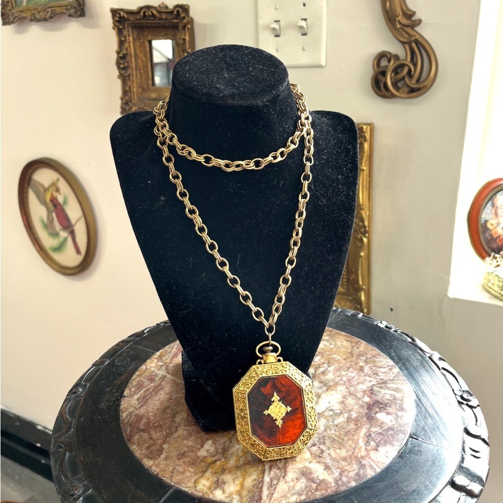 Vintage Max Factor Gold Tone Compact Locket Necklace – Powder Case Pendant